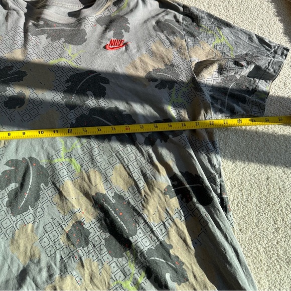 Nike Mens Mid Snakebite T-Shirt 2XL Leaf Pattern - Picture 6 of 7